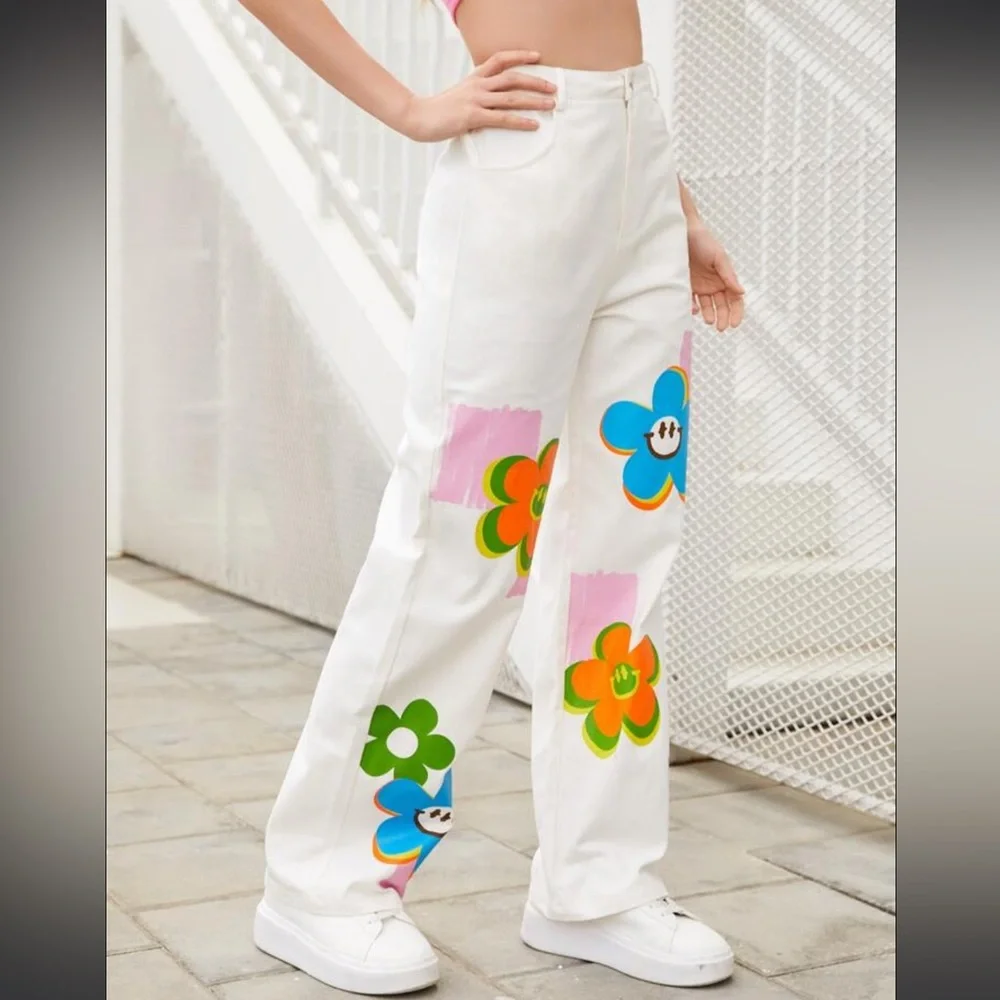 Wide Leg High Rise Painted Design Jeans - Picture 4 of 11